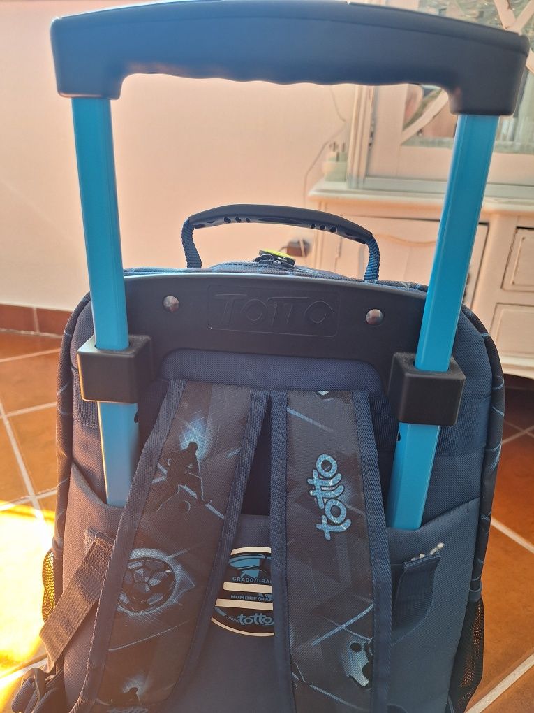 Mala com rodas Totto