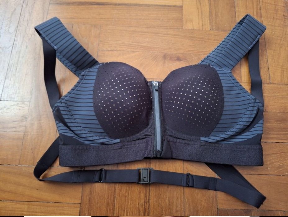 Stanik sportowy Triumph triaction r 90 c