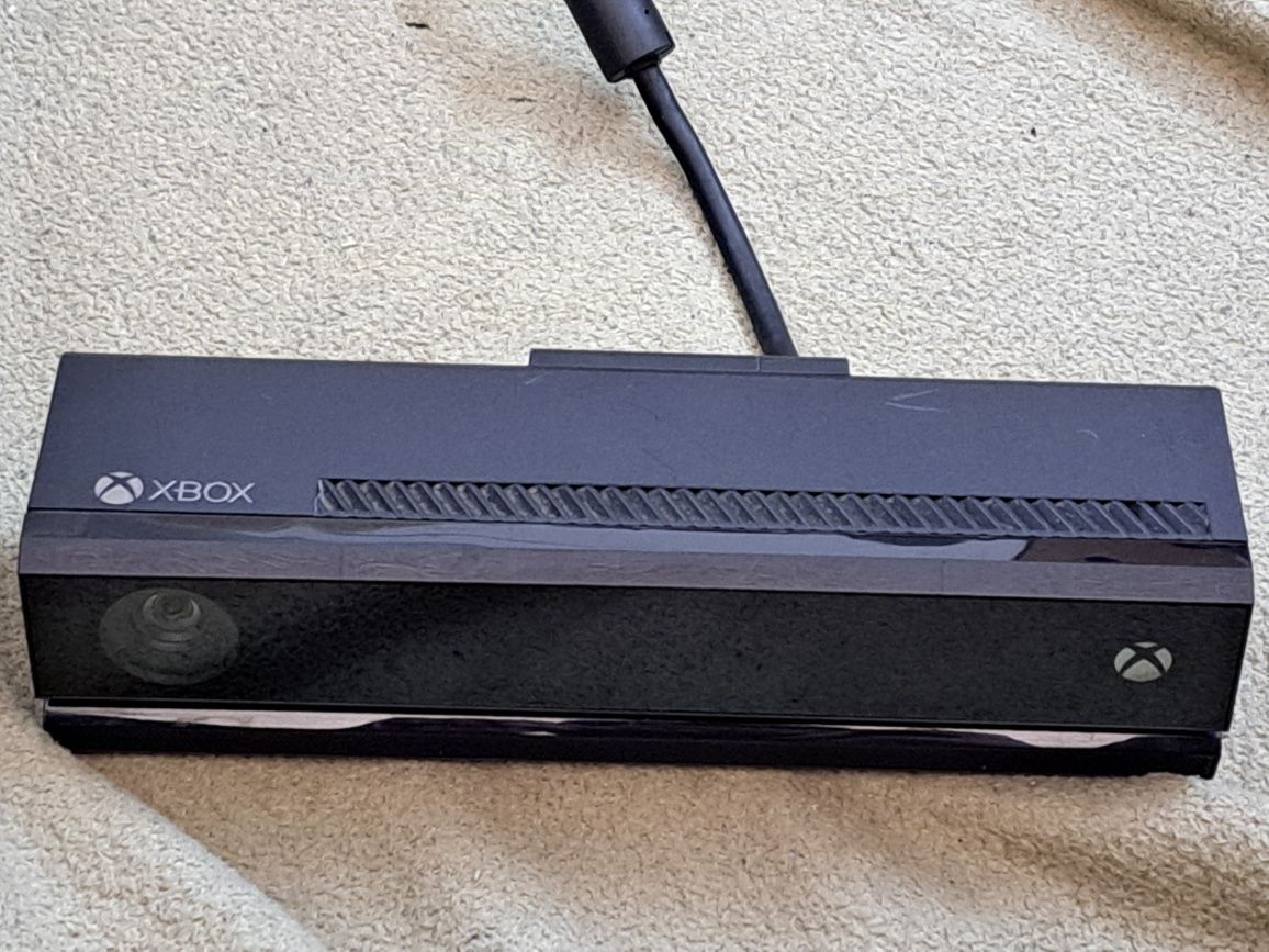 Kinect xbox One stan bardzo dobry beż wad