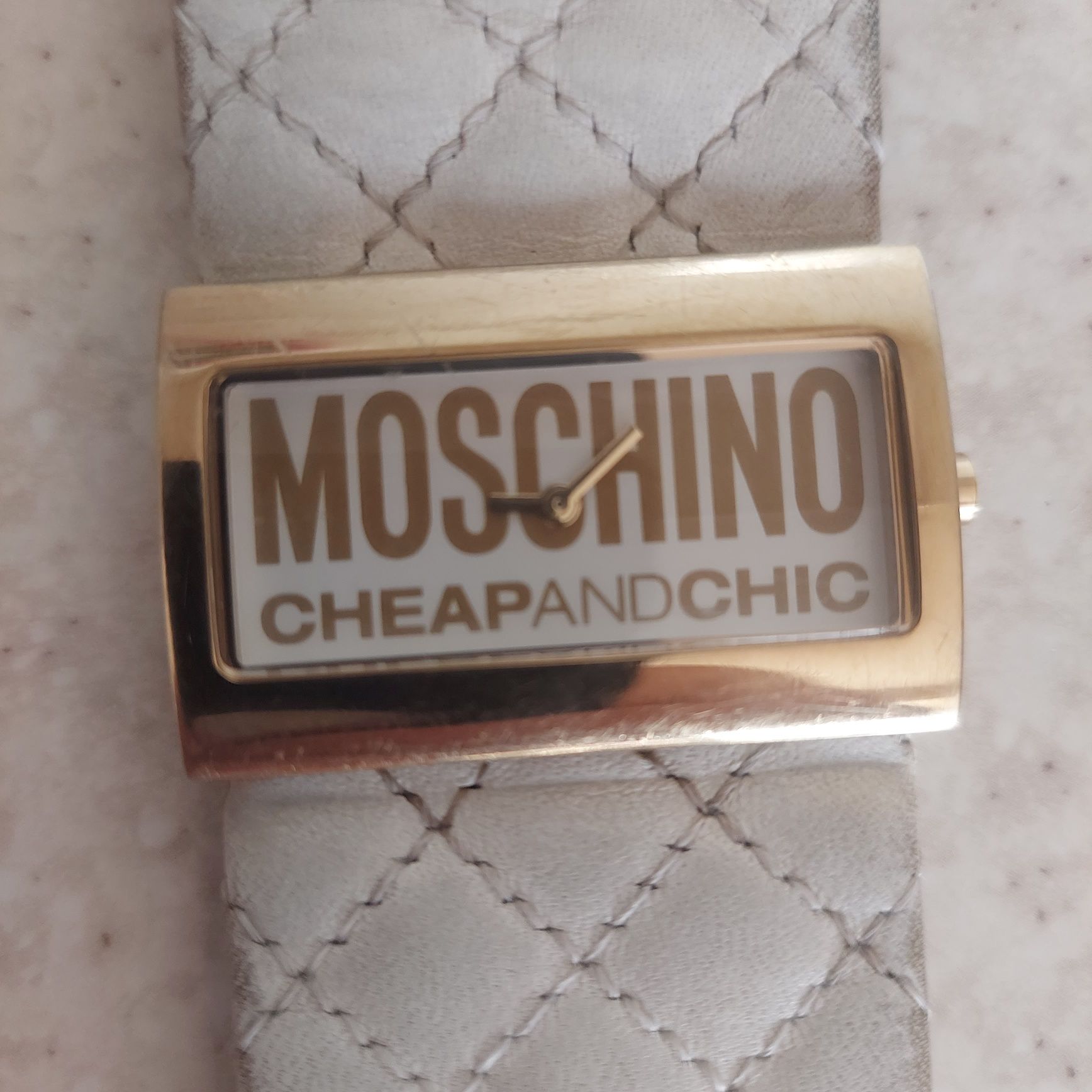 Годинник Moschino оригінал.