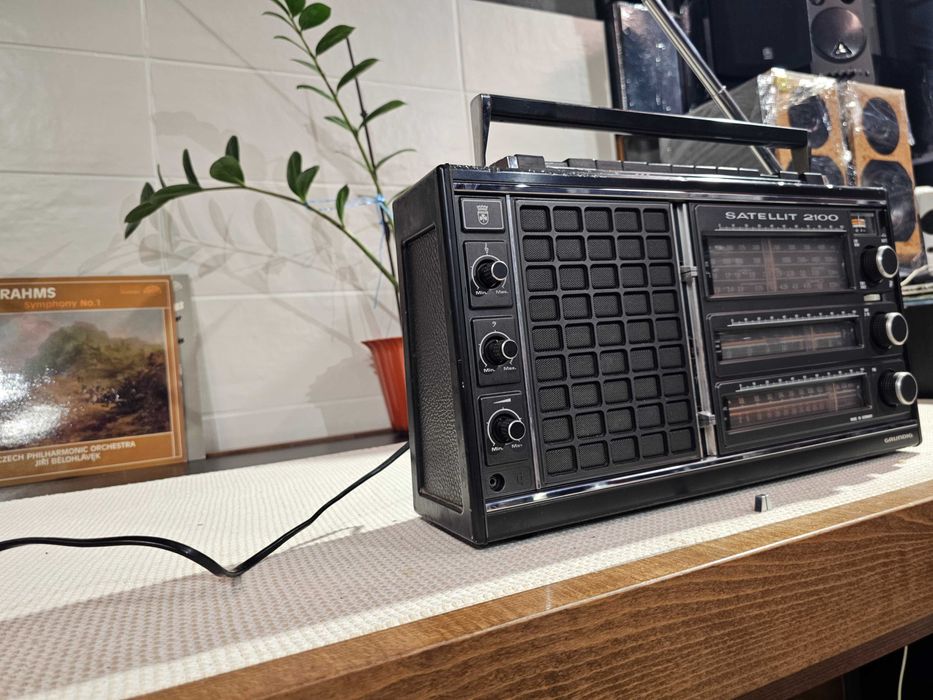 Grundig Satellit 2100