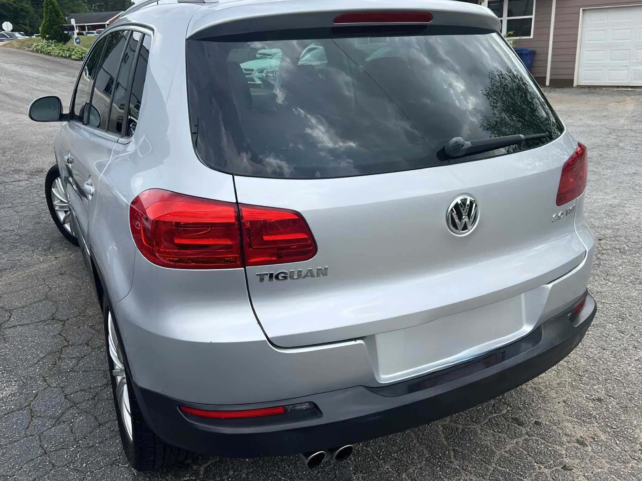 Volkswagen Tiguan  SE 2015