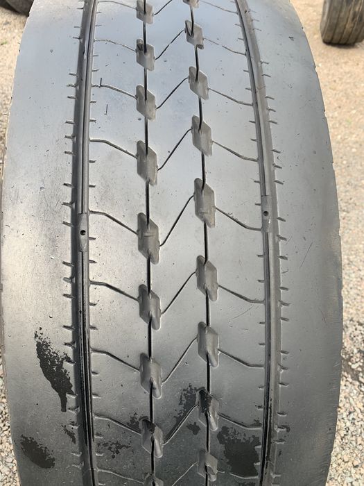 425. 385/65/22,5 Goodyear KMAX S przód
