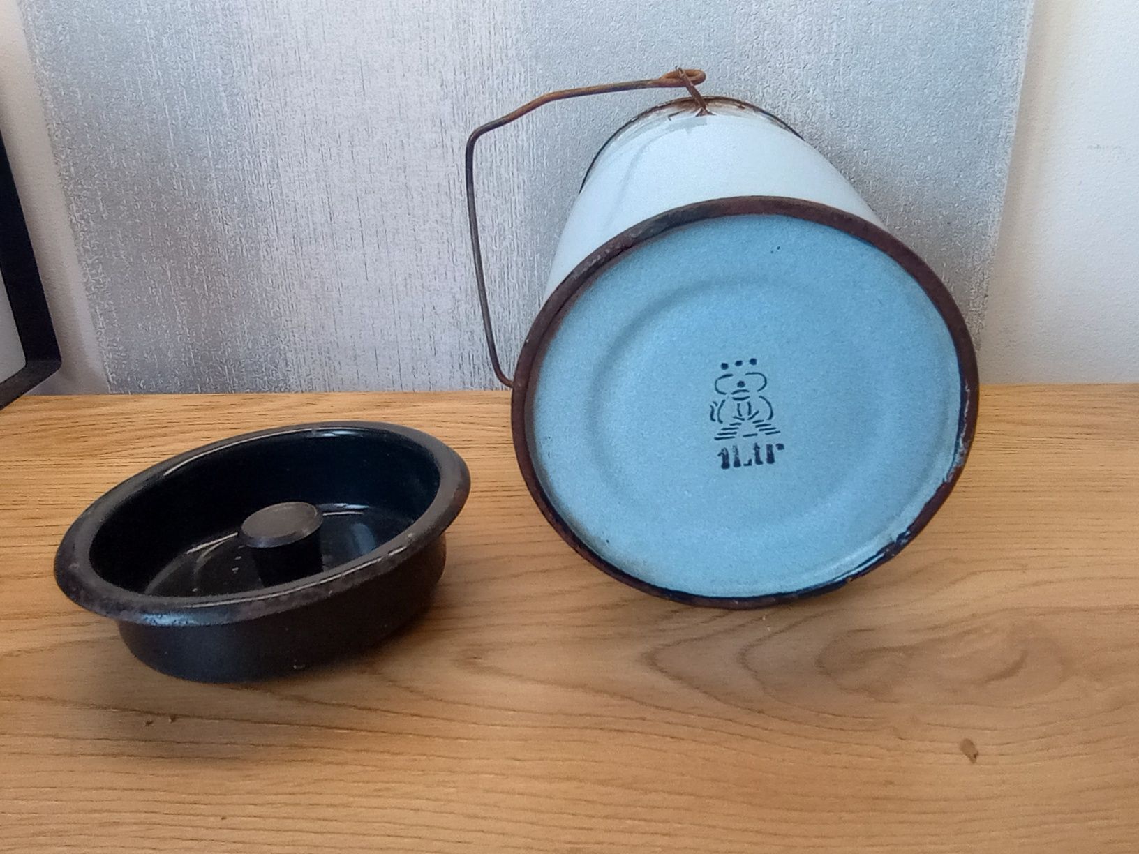 Emaliowana kanka na mleko, wodę - Olkusz. Retro PRL