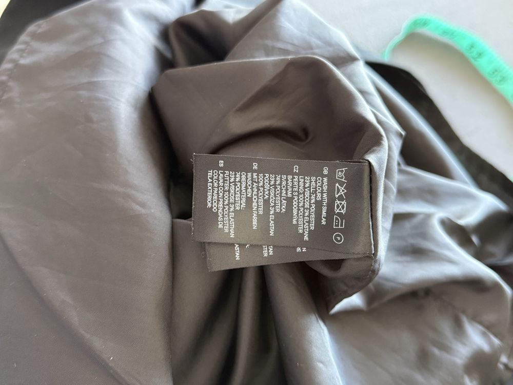 Чорна елегантна сукня бренд H&M