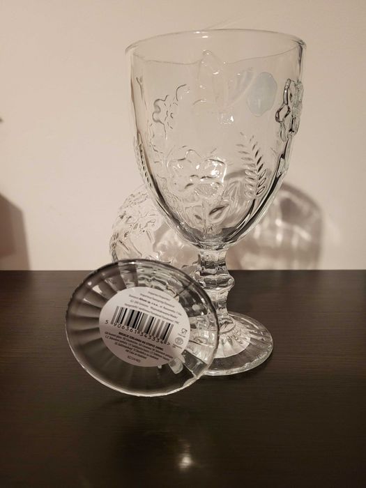 Kieliszki, szklanki zdobione wytłaczane
