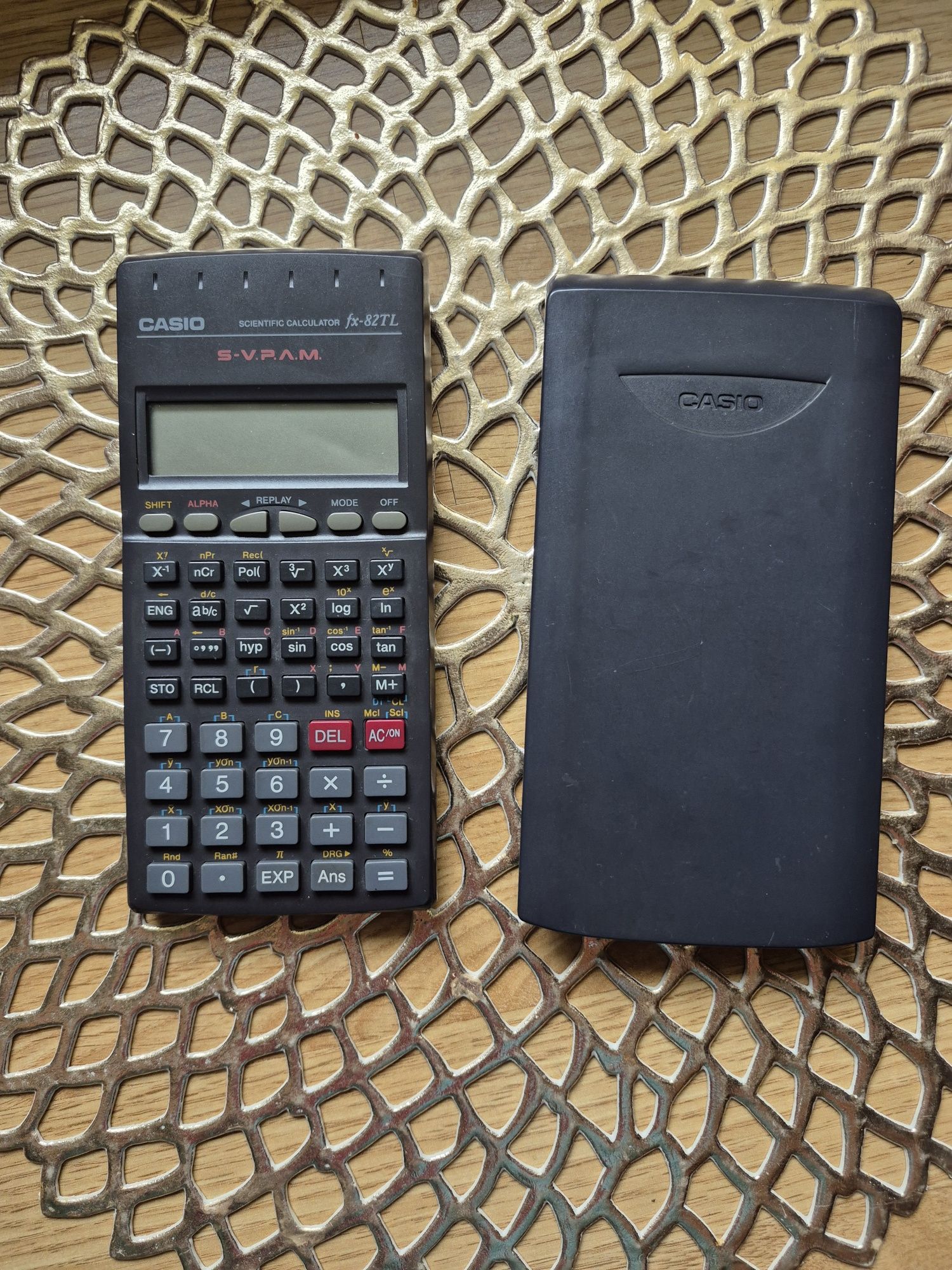 Kalkulator Casio fx-82TL