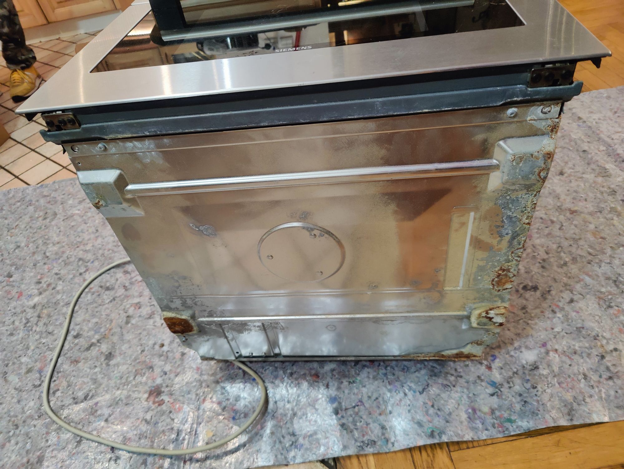 Piekarnik parowy Siemens HB26D550