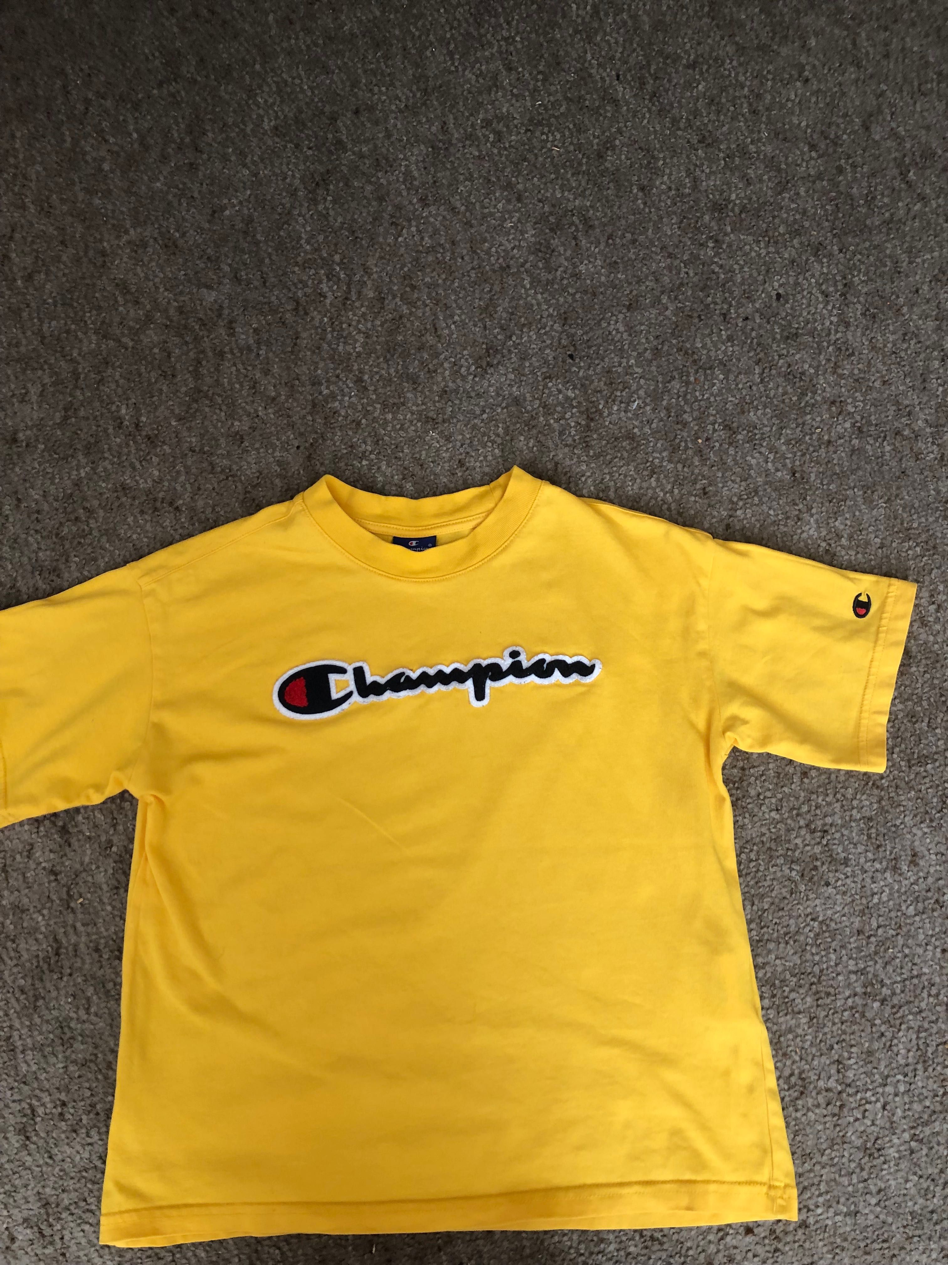 Футболка champion, жовтого кольору