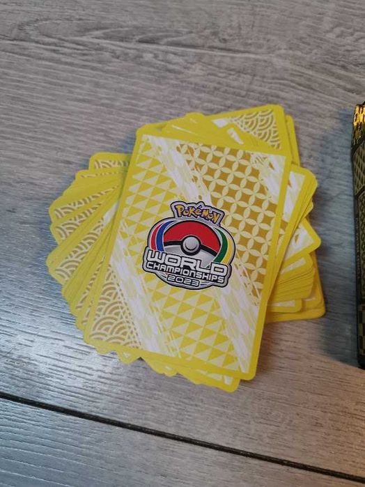 pokemon zestaw akcesorii do gry kolekcjonerskiej Yokohama JAPONIA 2023