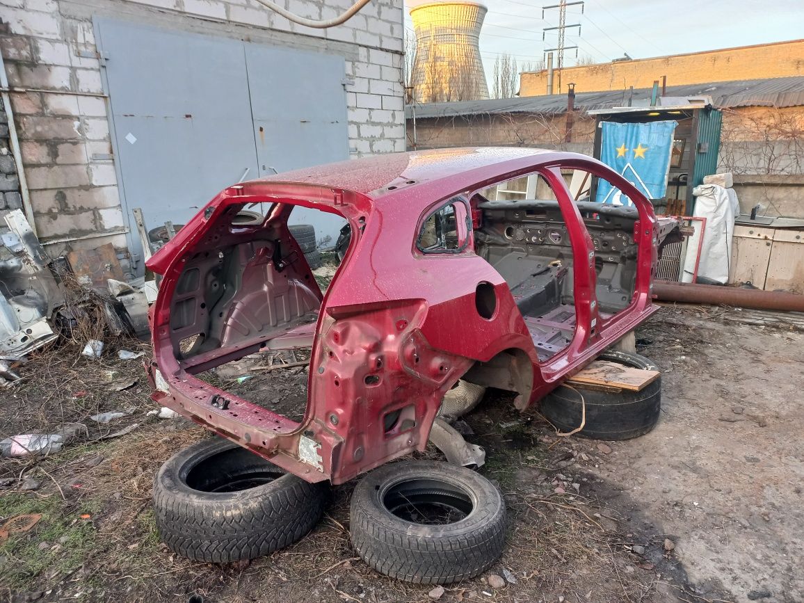 Заднее крыло четверть Рено Меган 3