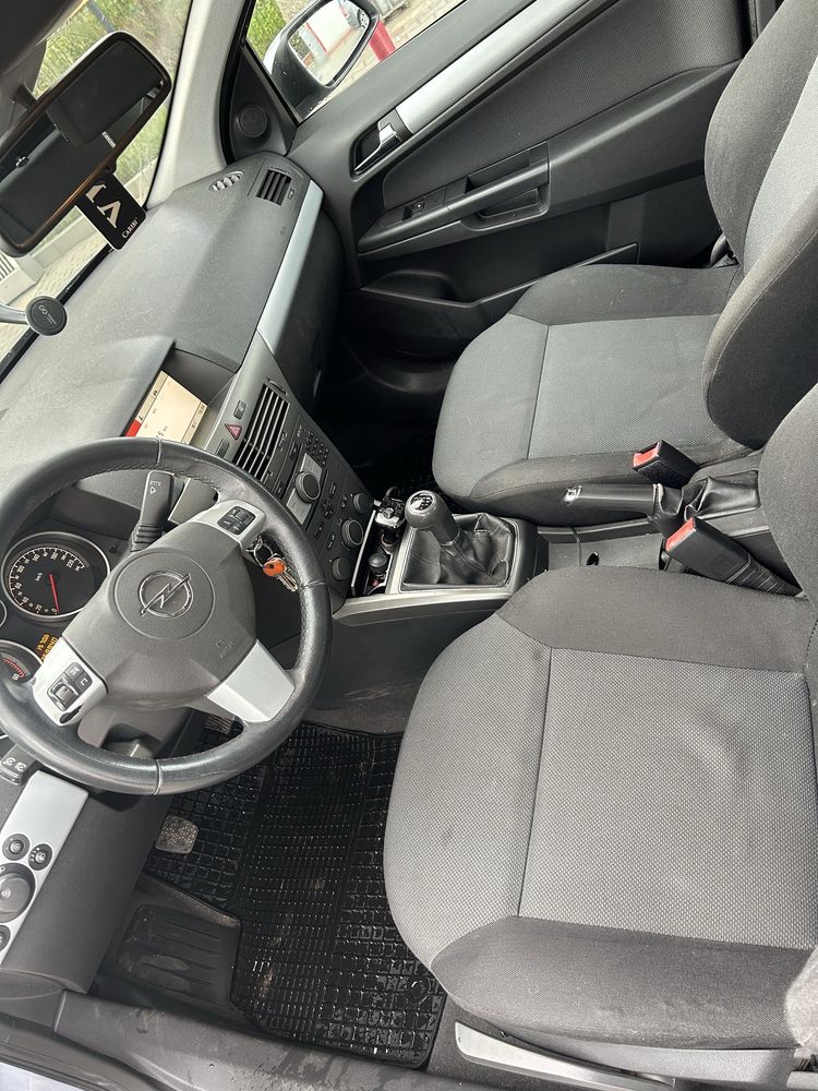 Sprzedam Astra H 2006r