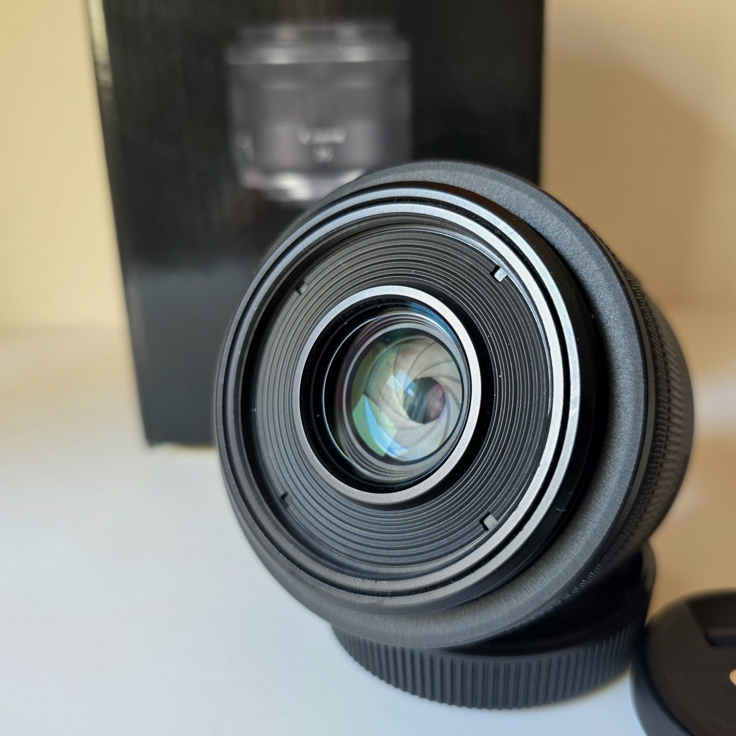 Canon RF 35mm F1.8 MACRO IS STM