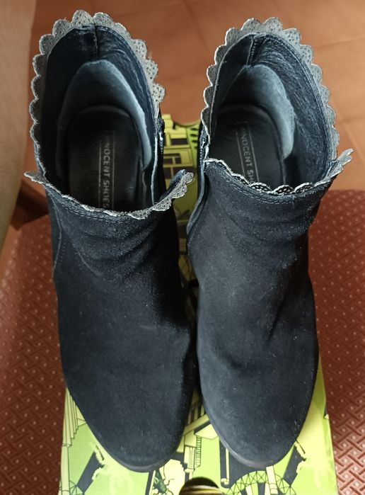 Botins pretos - Innocent
