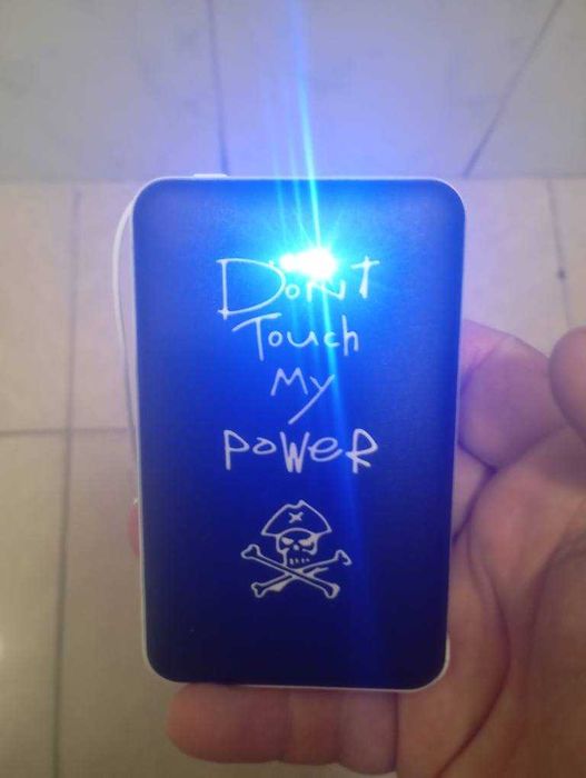 à venda: 
carregador de telemóvel portátil.