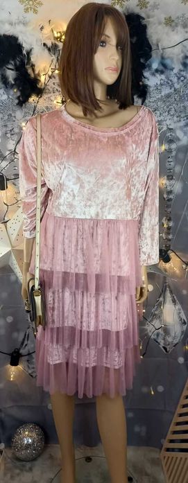 Sukienka damska z falbanami pudrowy róż, Myzem 48