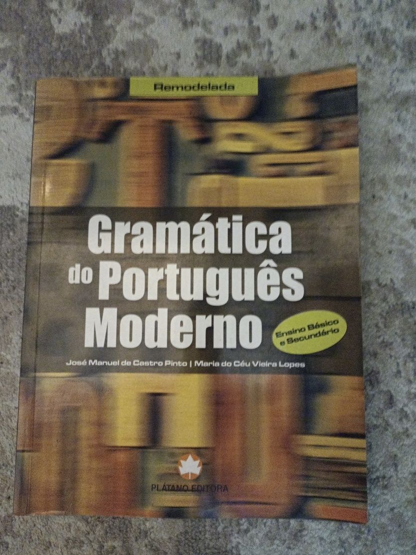 Livros em francês e inglês