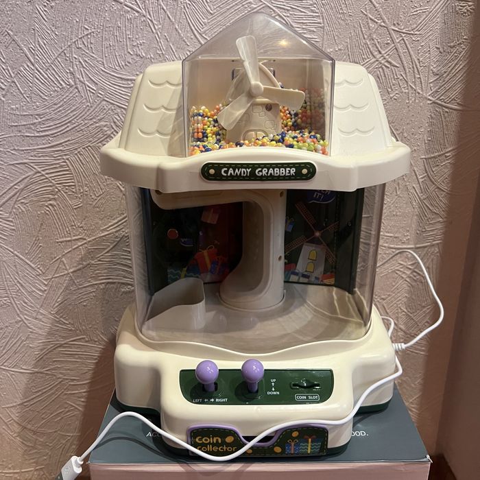 Дитячий ігровий автомат з краном. Candy grabber coin colector