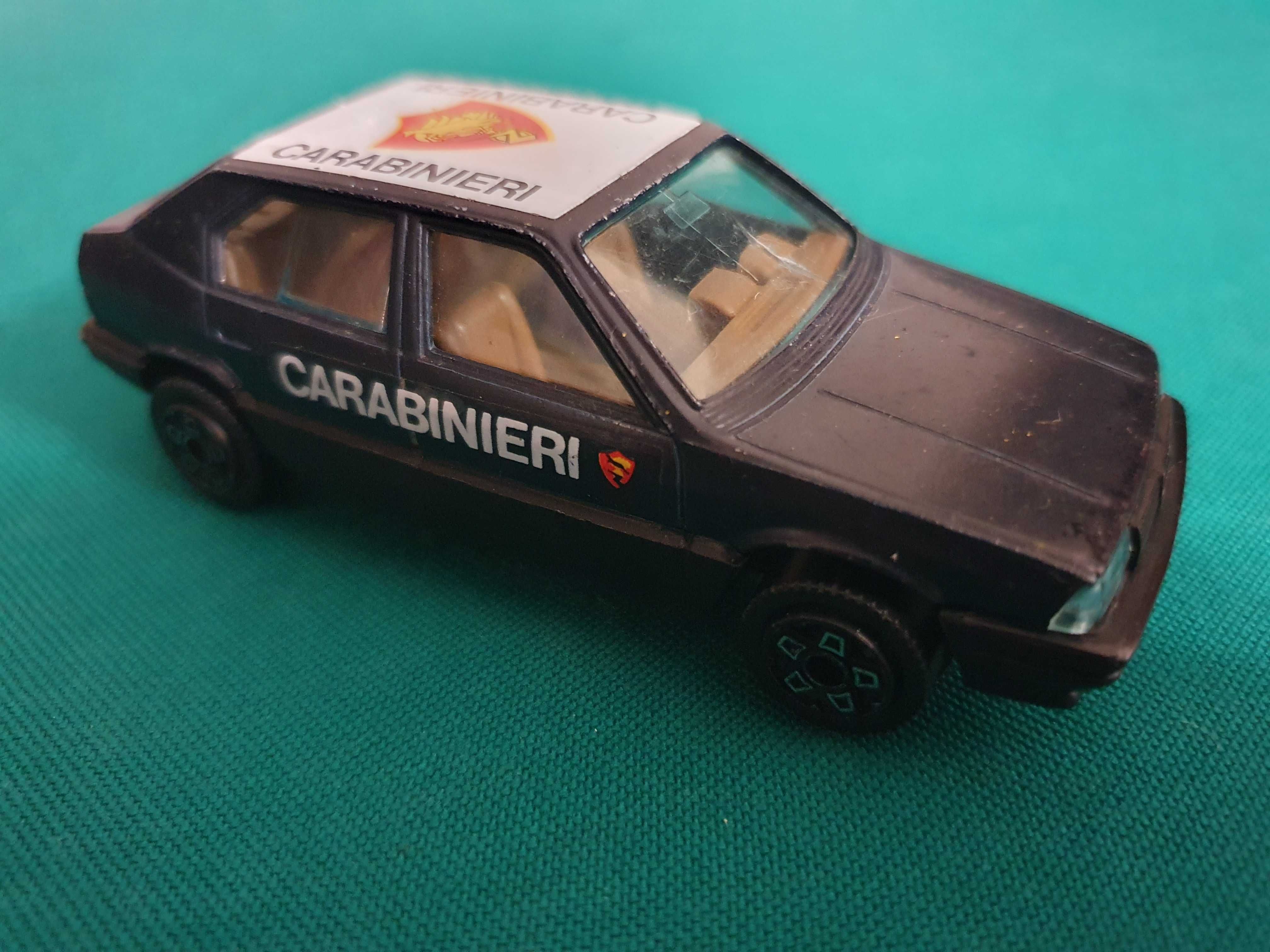 Alfa romeo 33 CARABINIERI - 1/43 BURAGO - Anos 80 - ITALY - RARO