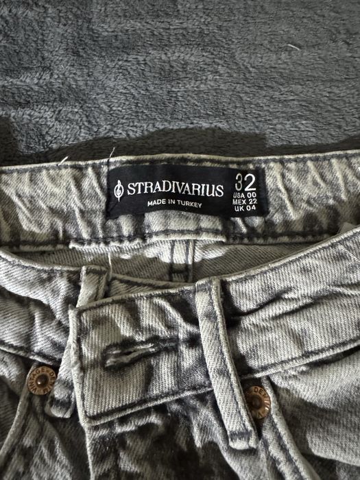 Джинси Stradivarius