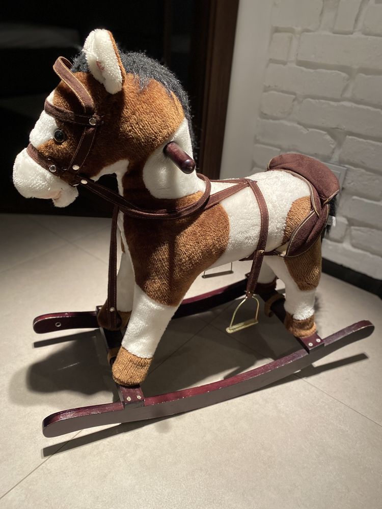 Koń na biegunach zabawka dla dzieci