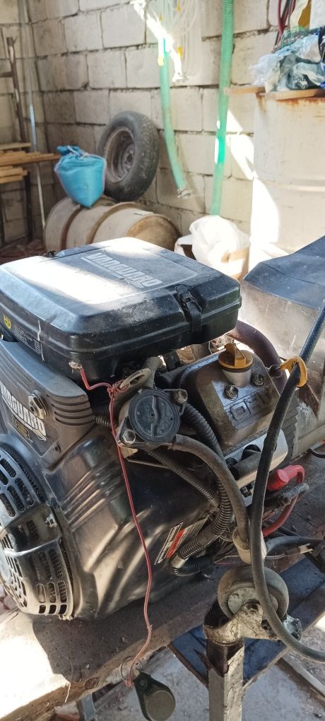 Sprzedam 3 faz. agregat prądotwórczy z super silnikiem VANGUARD  18 HP