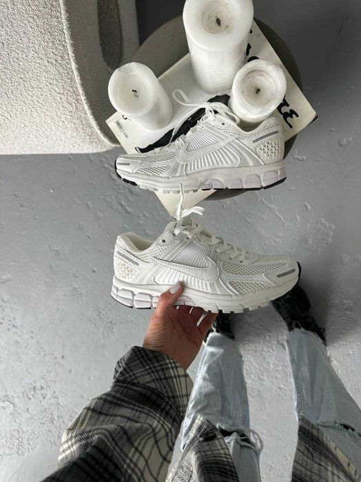 Кросівки Nike Zoom Vomero 5 білі | кроссовки Nike Zoom Vomero 5