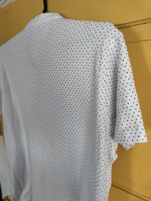 Sprzedam męski T-shirt.