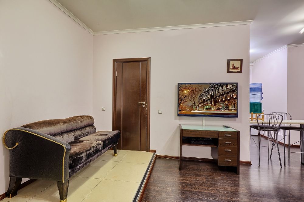 3-х Ботанік Тауерс з двома санвузлами, центр, парковка, охорона (N173)