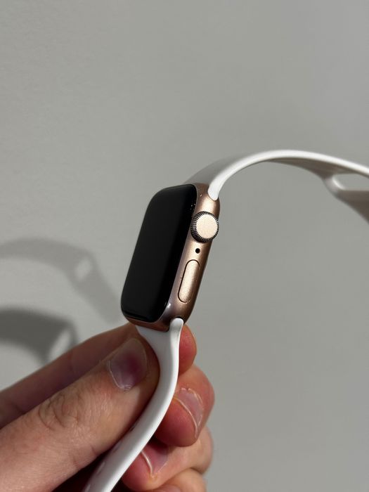 Apple Watch SE 40mm Gold