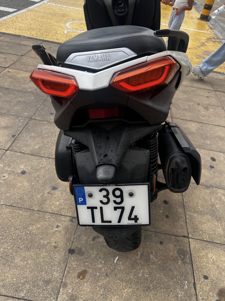Xmax 300, aceito trocas por Pcx/ Nmax
