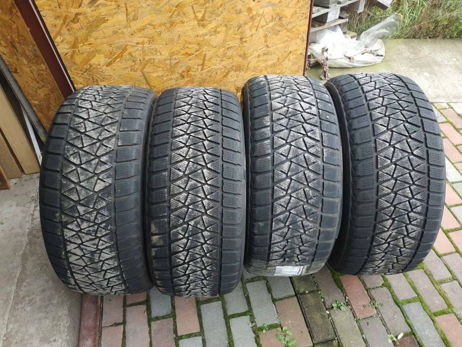 Резина зимова Bridgestone Blizzak DM-V2 285\50 R20
