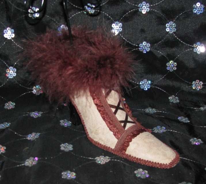 stojak manekin pierścionek bransoletka kolczyki