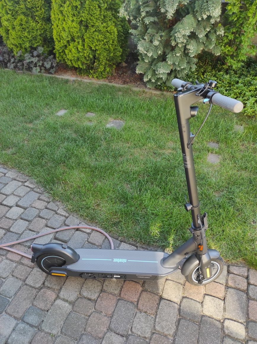 Hulajnoga elektryczna Segway G30D MAX, 65km zasięg bez ładowania!