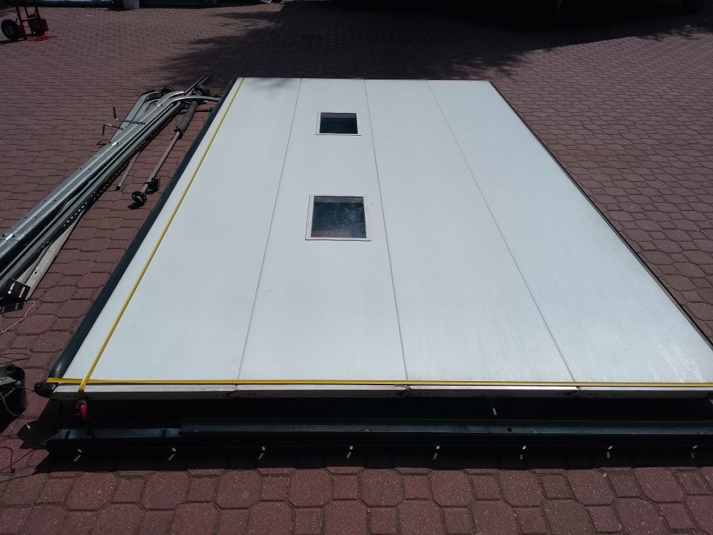 Brama garażowa segmentowa 400x242