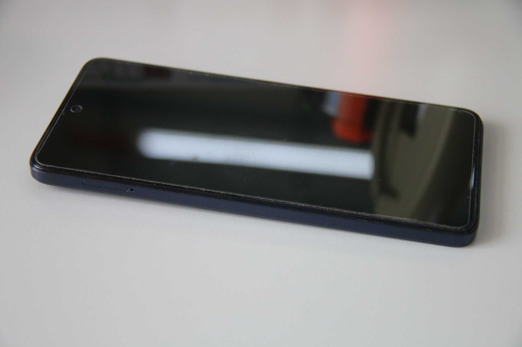 Motorola Moto G84 como novo