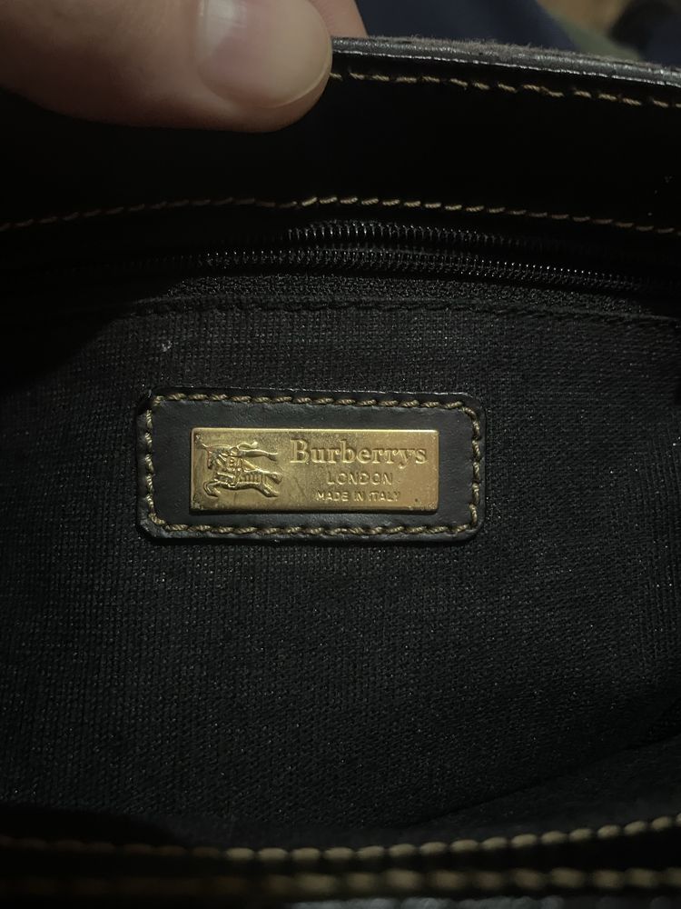 Mala burberry de senhora usada original