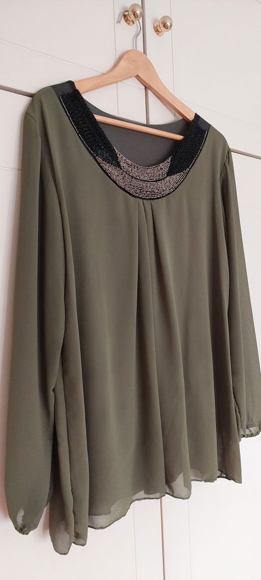 Blusa Senhora com missangas brilhantes