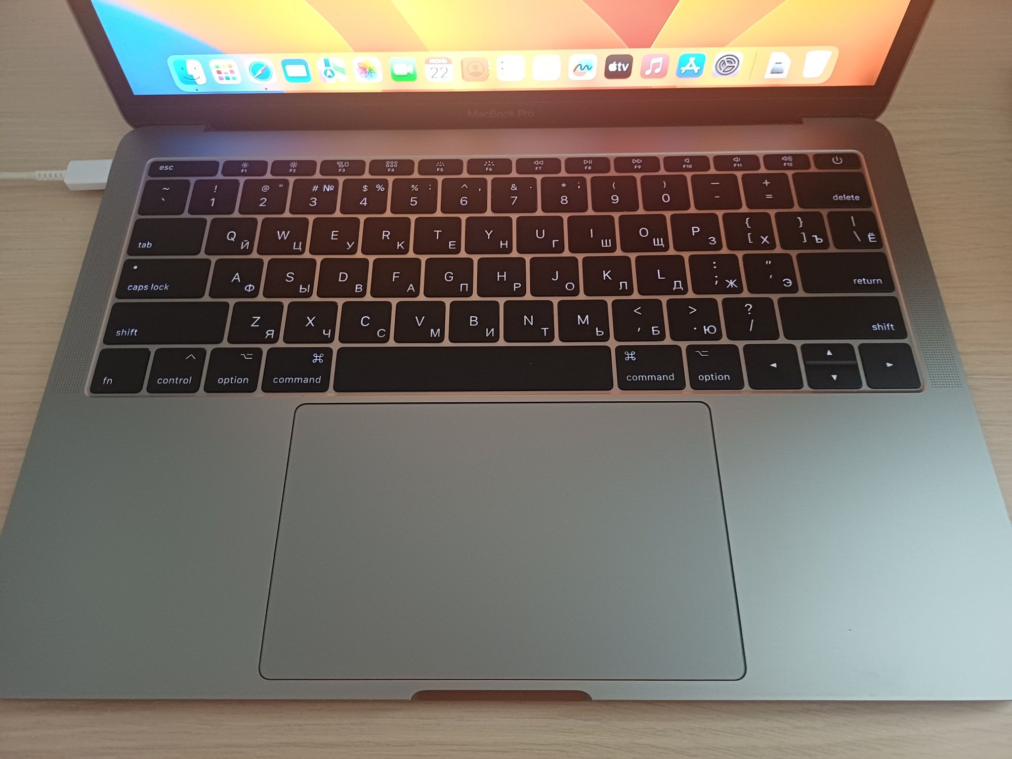 Macbook pro 2017 i5 128gb ПРОБЛЕМА С ЕКРАНОМ(мерцает)