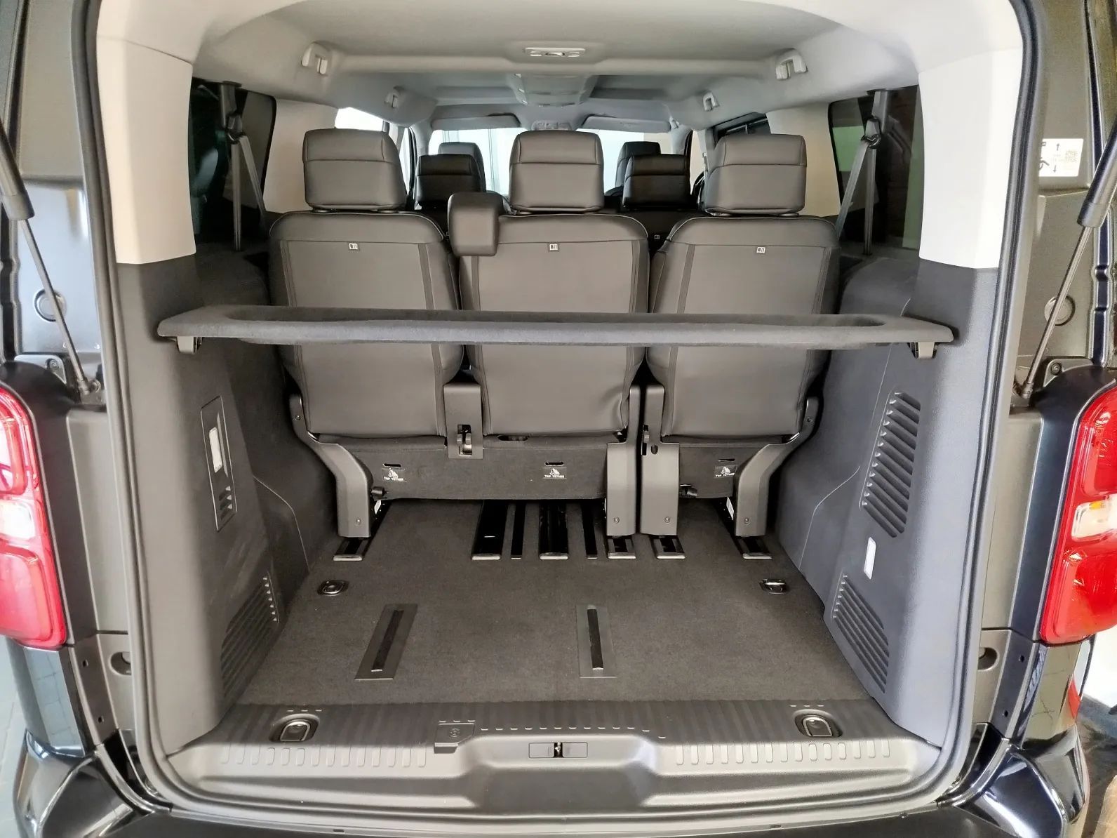 Toyota Proace Verso LONG 2,0_D4D177 8A/T Vip