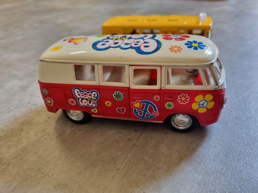 Автобусы игрушки  цена за 2