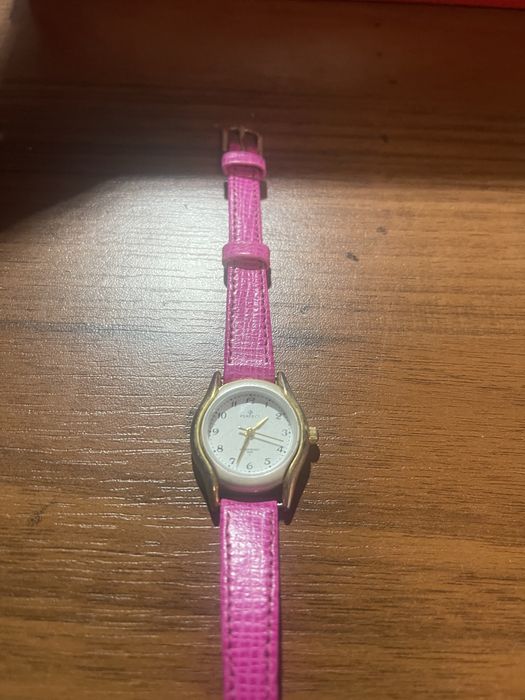 Stary zegarek retro Perfect z różowym paskiem