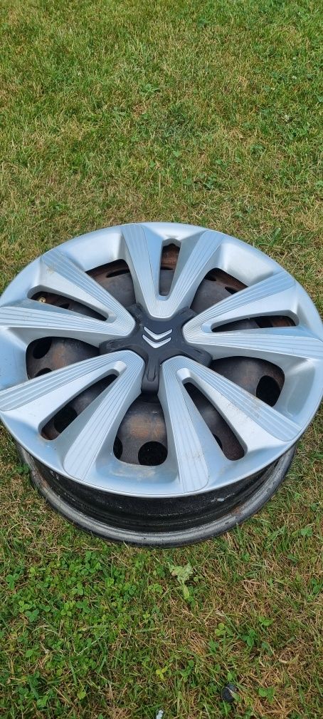 Sprzedam  felgi plus kołpaki do citroen c3  16 cali