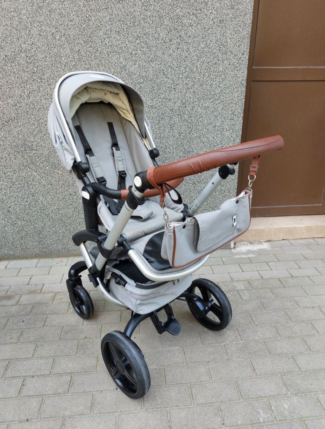 Wózek wielofunkcyjny  dziecięcy marki BONAVI   2 w 1 + dodatki  stan b