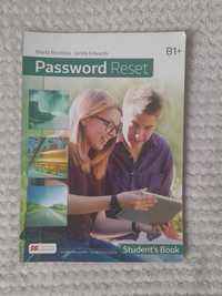 Password Reset B1+ oraz kompendium gramatyczne z ćwiczeniami.