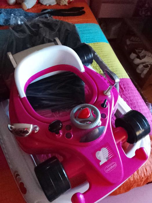 Voador novo simplesmente falta pilhas