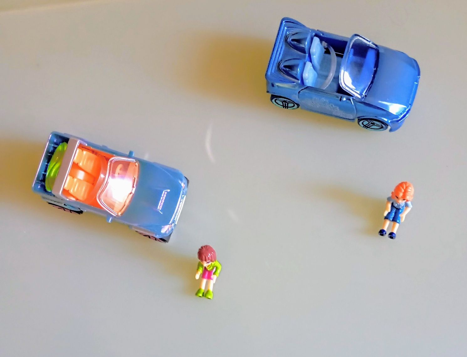 Polly Pocket Auto inícios de 2000.
Os dois 10€.
Individual 6€ cada.
Co