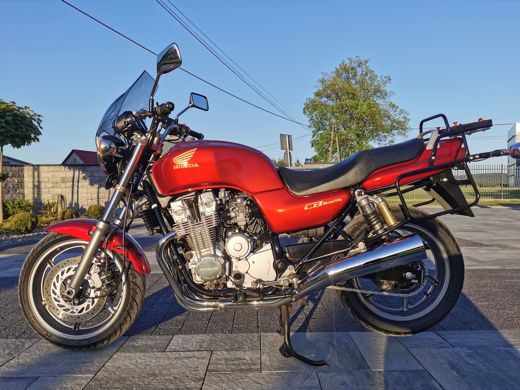 Honda CB Seven fifty 750 Raty, Transport