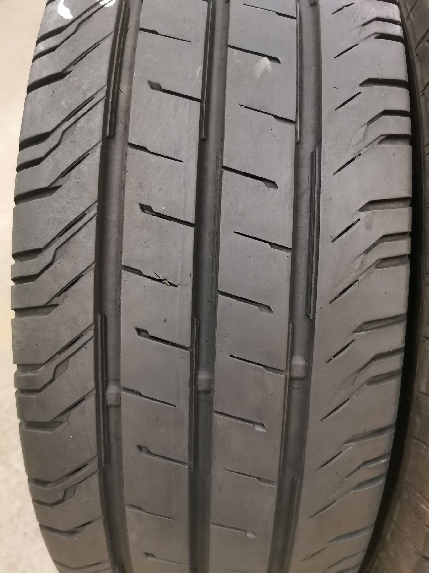 Para opon 225/65R16C Continental ContiVanContact 200