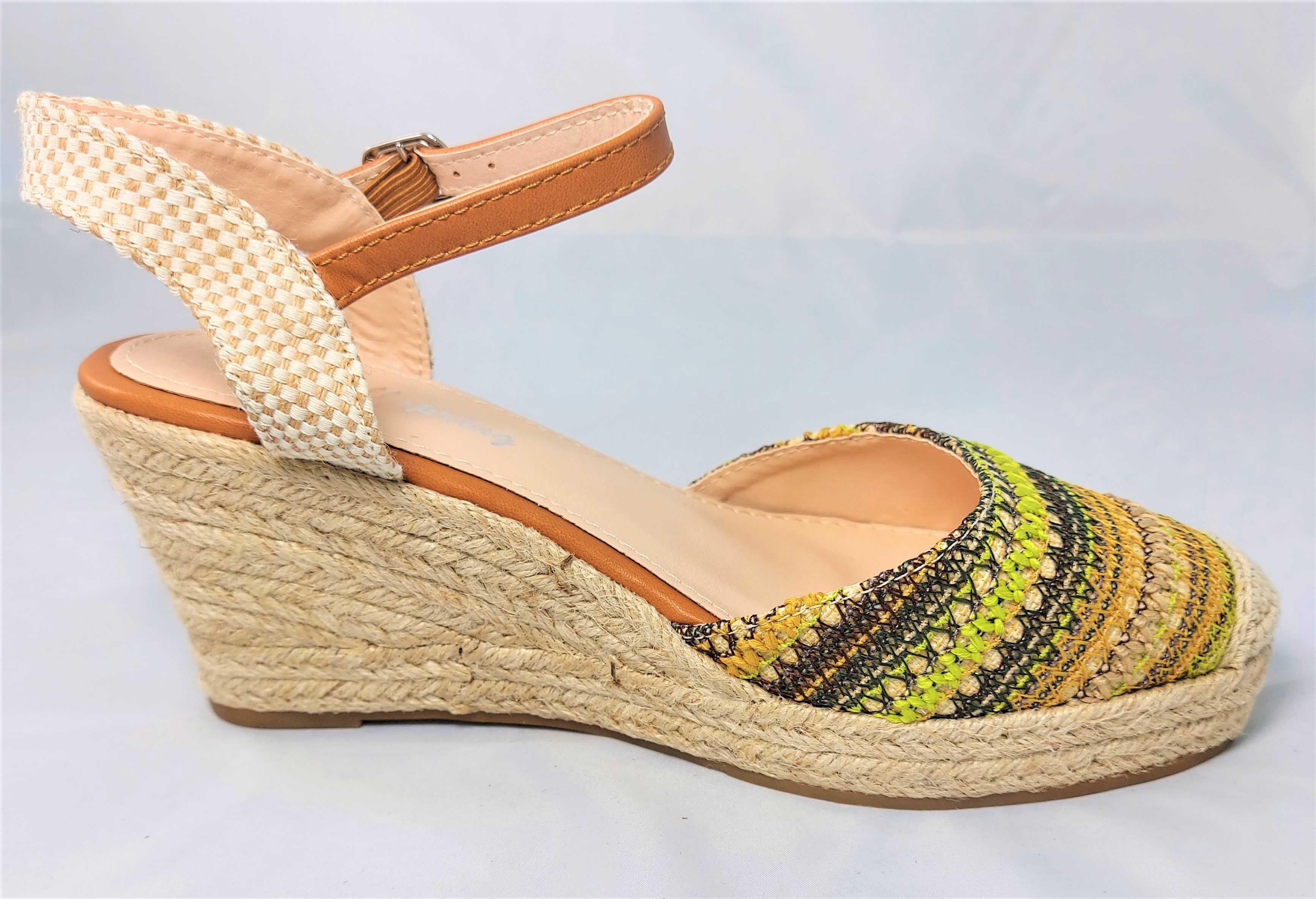 Espadryle na koturnie